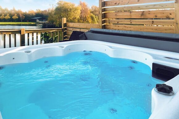 Whimbrel Lakeside Lodge - Noahs Retreat, Laceby