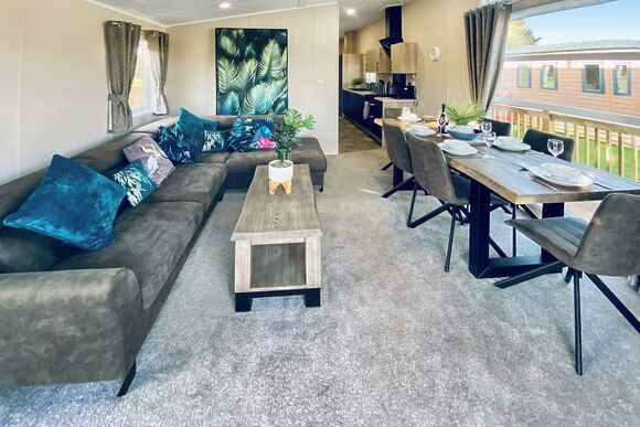 Whimbrel Lakeside Lodge - Noahs Retreat, Laceby