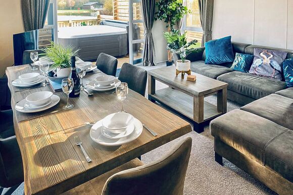 Whimbrel Lakeside Lodge - Noahs Retreat, Laceby