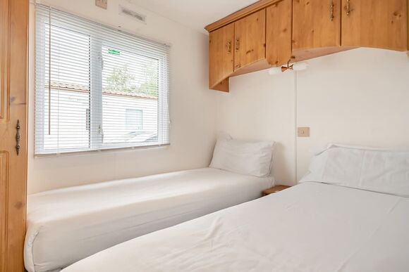 Norfolk Caravan 4 - Norfolk Broads Country Park, Potter Heigham