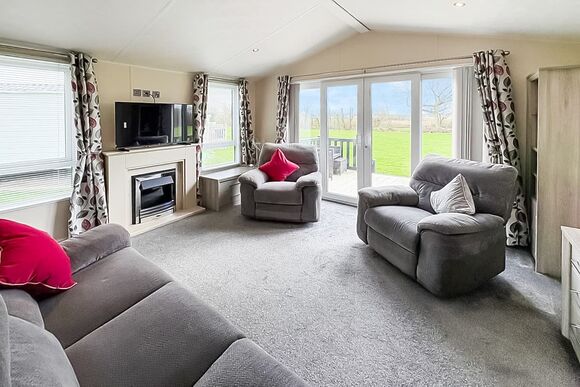 Signature Lodge - Norfolk Broads Country Park, Potter Heigham