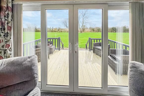 Signature Lodge - Norfolk Broads Country Park, Potter Heigham