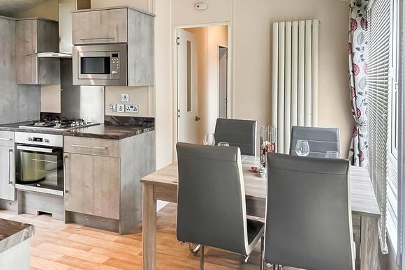 Signature Lodge - Norfolk Broads Country Park, Potter Heigham