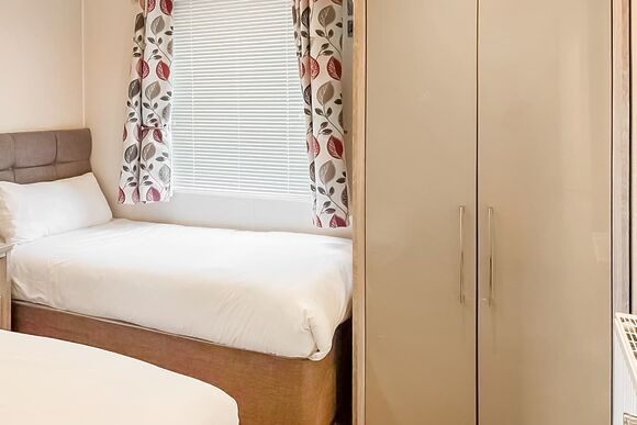 Signature Lodge - Norfolk Broads Country Park, Potter Heigham