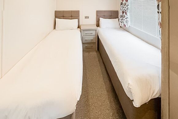 Signature Lodge - Norfolk Broads Country Park, Potter Heigham