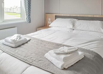 Platinum 3 bed lodge - North Shore Holiday Park, Roman Bank, Skegness