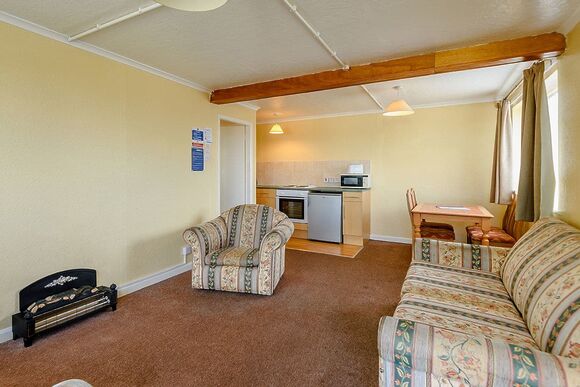 Tennyson Ground Floor Apartment - North Shore Holiday Park, Roman Bank, Skegness