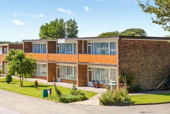 Tennyson First Floor Apartment (Pet) - North Shore Holiday Park, Roman Bank, Skegness