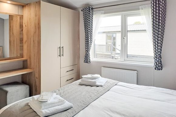 Platinum 3 bed lodge (Pet) - North Shore Holiday Park, Roman Bank, Skegness