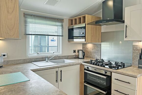 Platinum Caravan Sleeps 8 (Pet) - North Shore Holiday Park, Roman Bank, Skegness