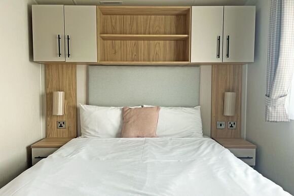 Platinum Caravan Sleeps 8 (Pet) - North Shore Holiday Park, Roman Bank, Skegness