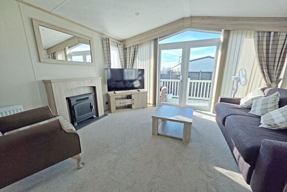 Platinum Plus Caravan (Sleeps 4) - North Shore Holiday Park, Roman Bank, Skegness