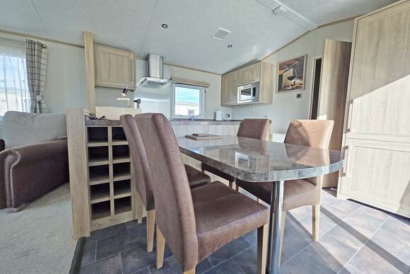 Platinum Plus Caravan (Sleeps 4) - North Shore Holiday Park, Roman Bank, Skegness