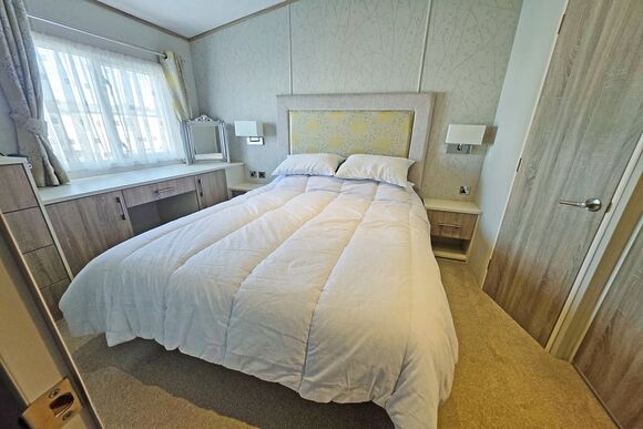 Platinum Plus Caravan (Sleeps 4) - North Shore Holiday Park, Roman Bank, Skegness