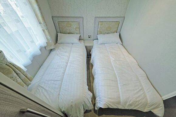 Platinum Plus Caravan (Sleeps 4) - North Shore Holiday Park, Roman Bank, Skegness