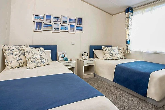 4 Berth Luxury Lodge with Hot Tub (Pet) - Newperran Holiday Resort, Newquay