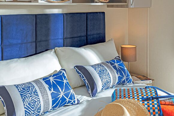 6 Berth Superior Caravan 3 Bed (Pet) - Newperran Holiday Resort, Newquay