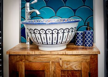 En-suite shower room 