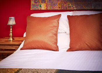 Comfortable double bedroom 