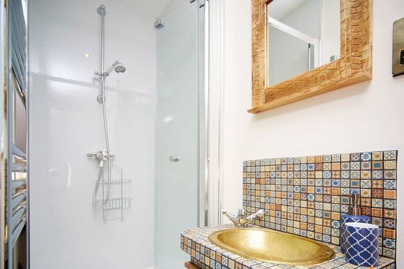 En-suite shower room