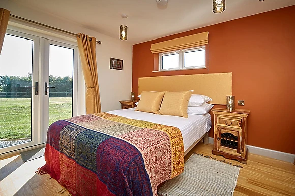 Peaceful en-suite double bedroom 