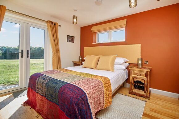 Peaceful en-suite double bedroom 