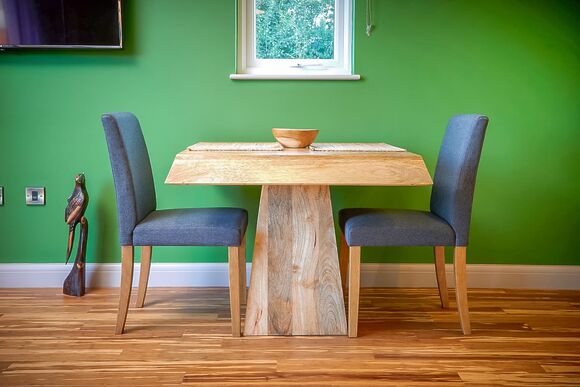 Attractive dining area 