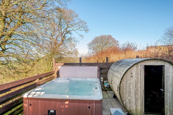 Nunland Hillside Lodges