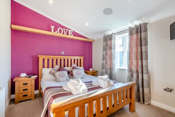 Nunland Hillside Lodges