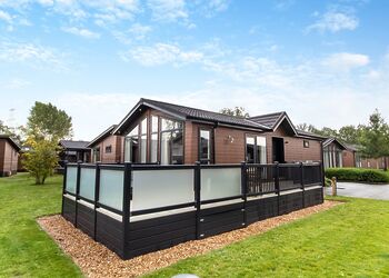 Oxburgh Premier - Norfolk Woods Resort & Spa, Pentney, King&rsquo;s Lynn