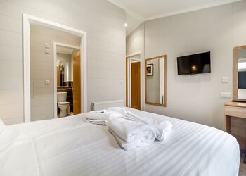 Oxburgh Premier - Norfolk Woods Resort & Spa, Pentney, King&rsquo;s Lynn