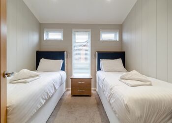 Oxburgh Premier - Norfolk Woods Resort & Spa, Pentney, King&rsquo;s Lynn