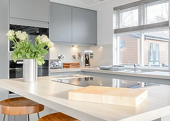 Houghton, Houghton Premier