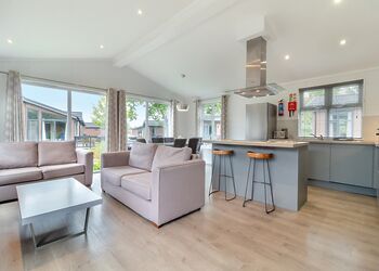 Houghton Premier - Norfolk Woods Resort & Spa, Pentney, King&rsquo;s Lynn