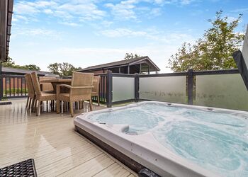 Mannington Premier - Norfolk Woods Resort & Spa, Pentney, King&rsquo;s Lynn