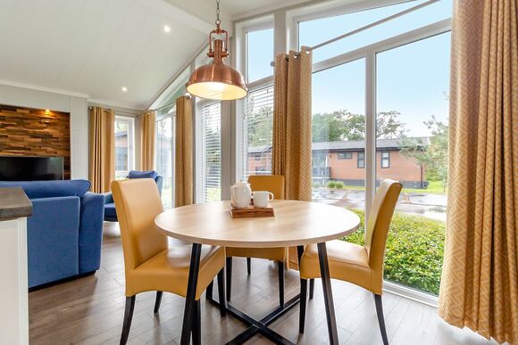 Oxburgh Premier - Norfolk Woods Resort & Spa, Pentney, King&rsquo;s Lynn