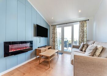 Oban Hot Tub Lodge 1 - Oban Holiday Park, Oban