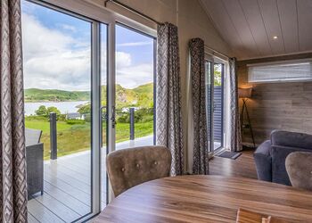 Oban Hot Tub Lodge 2 - Oban Holiday Park, Oban