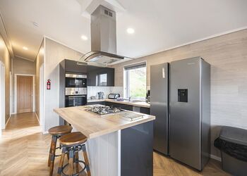 Oban Hot Tub Lodge 3 - Oban Holiday Park, Oban