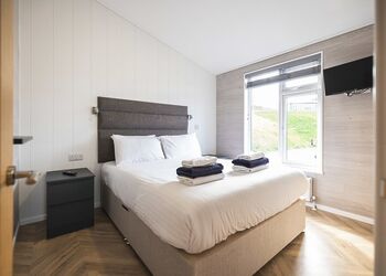 Oban Hot Tub Lodge 3 - Oban Holiday Park, Oban