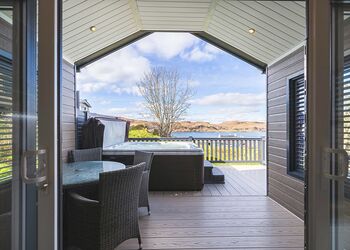 Oban Escape Hot Tub Pod - Oban Holiday Park, Oban