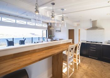 Waterfront Hampton Hot Tub Lodge - Oban Holiday Park, Oban