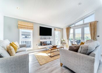 Waterfront Casa Di Lusso Hot Tub Lodge - Oban Holiday Park, Oban