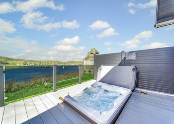 Waterfront Casa Di Lusso Hot Tub Lodge - Oban Holiday Park, Oban