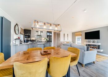 Waterfront Casa Di Lusso Hot Tub Lodge - Oban Holiday Park, Oban