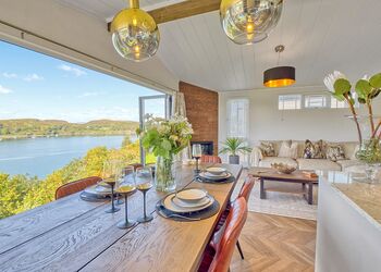 Waterfront Aurora Hot Tub Lodge - Oban Holiday Park, Oban