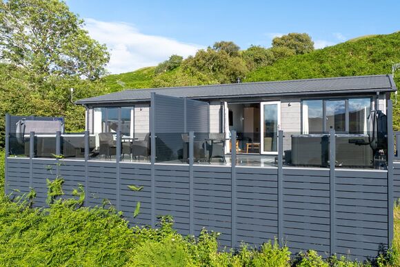 Oban Hot Tub Lodge 1 - Oban Holiday Park, Oban
