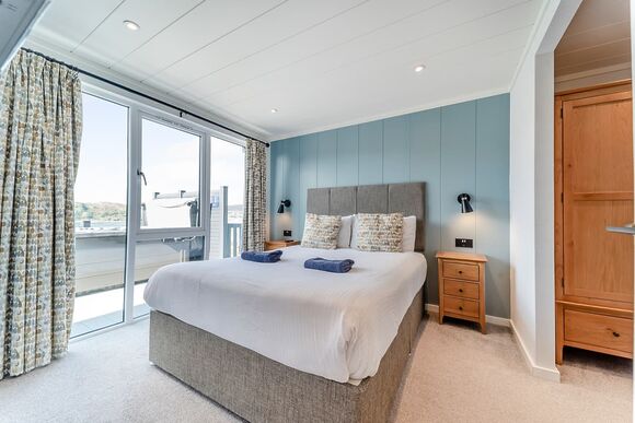 Oban Hot Tub Lodge 1 - Oban Holiday Park, Oban