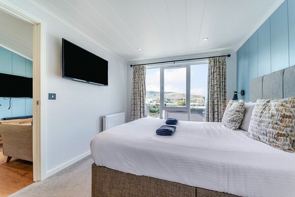 Oban Hot Tub Lodge 1 - Oban Holiday Park, Oban