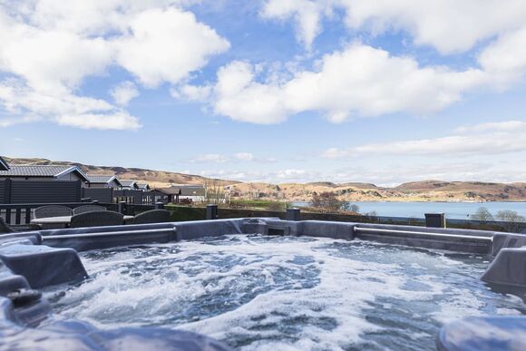 Oban Hot Tub Lodge 3 - Oban Holiday Park, Oban